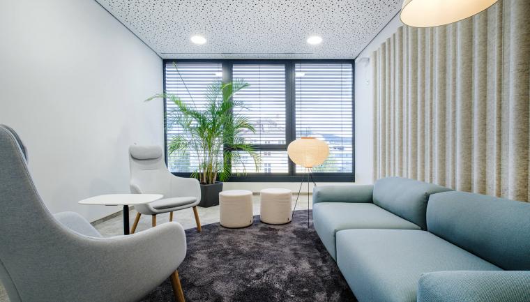 Exchange in a cozy setting – our lounge areas offer a feel-good atmosphere.